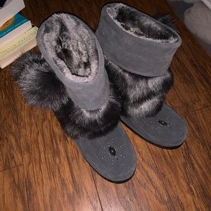 Manitoba Mukluks Gray Fur Boots